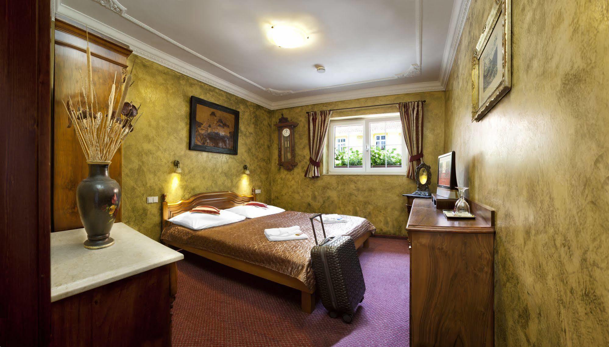 Hotel Karlštejn&SPA Buitenkant foto